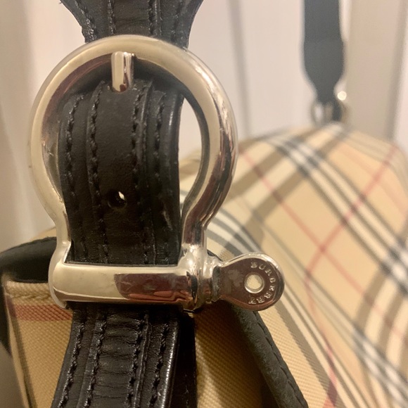 SOLD Burberry Nova Check diaper Messenger bag - Picture 4 of 7